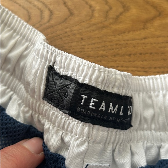 TEAMLTD Floral Print boardwalk swim shorts Men's Shorts size L - Picture 4 of 6